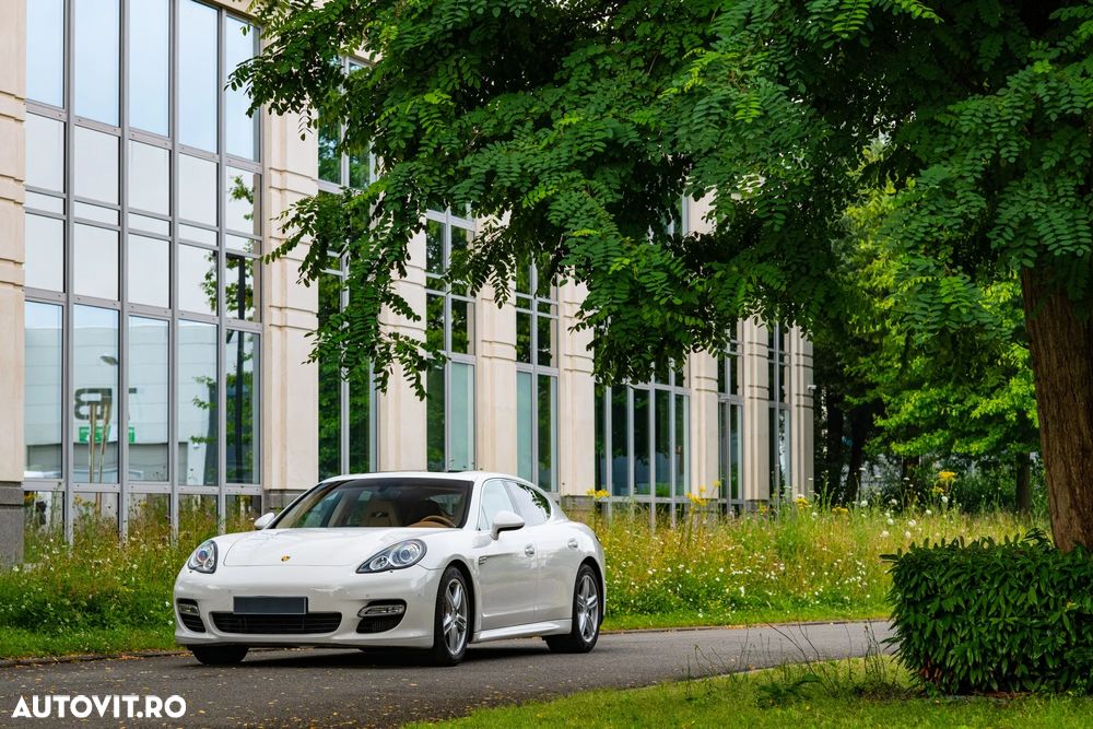 Porsche Panamera - 8