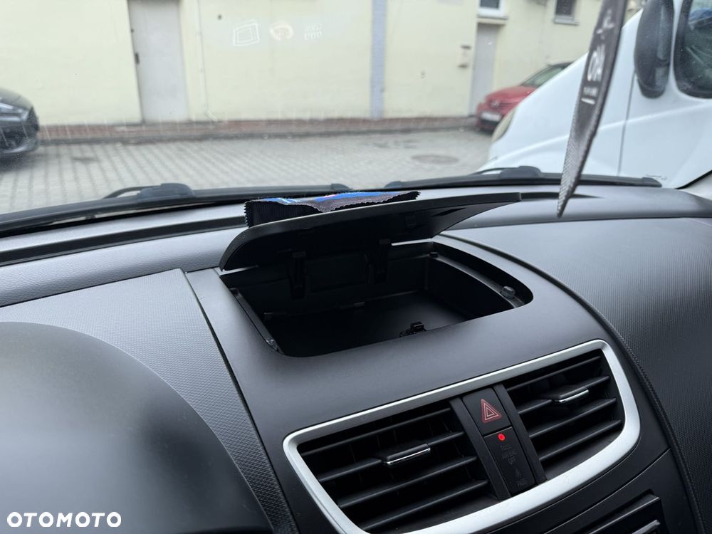 Suzuki Swift 1.2 Club - 17