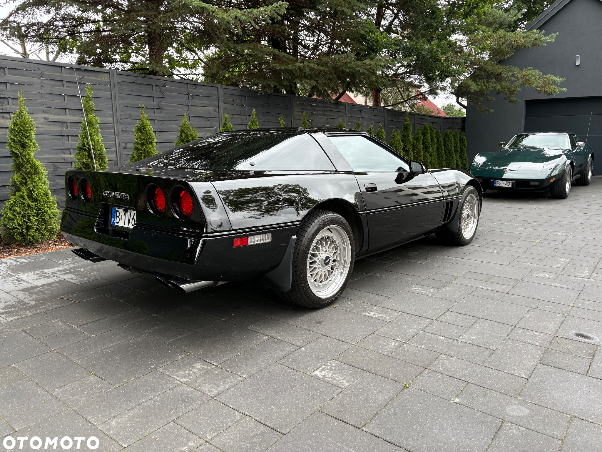 Chevrolet Corvette - 12