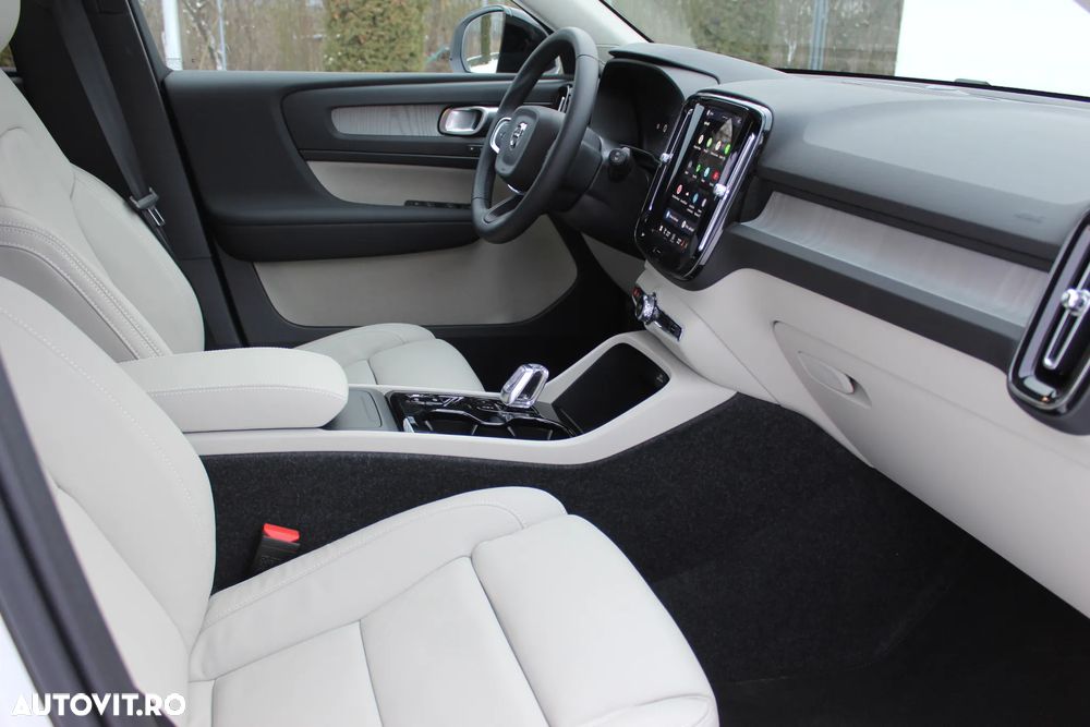 Volvo XC 40 B4 AT FWD MHEV Ultimate Dark - 12