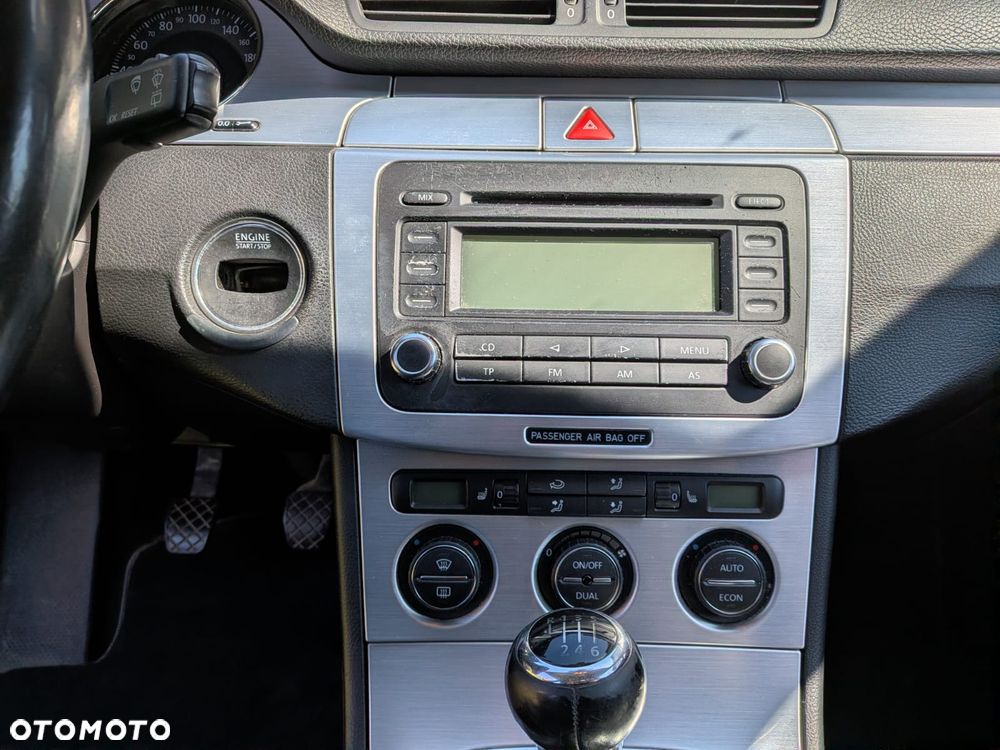 Volkswagen Passat 2.0 FSI Highline - 14