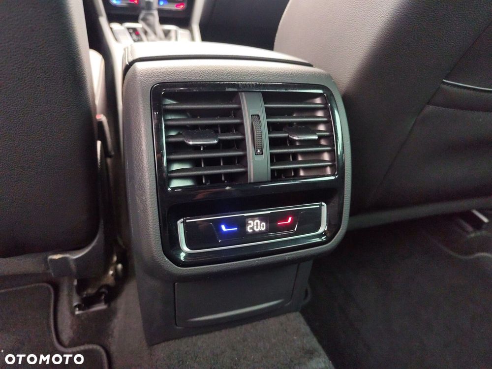 Volkswagen Passat - 14