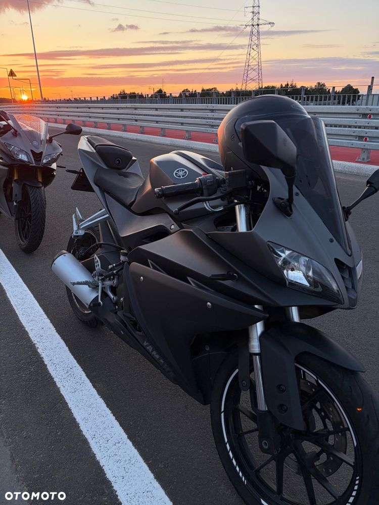 Yamaha YZF - 12