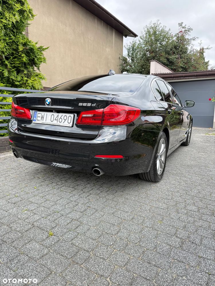 BMW Seria 5 525d Sport Line - 6