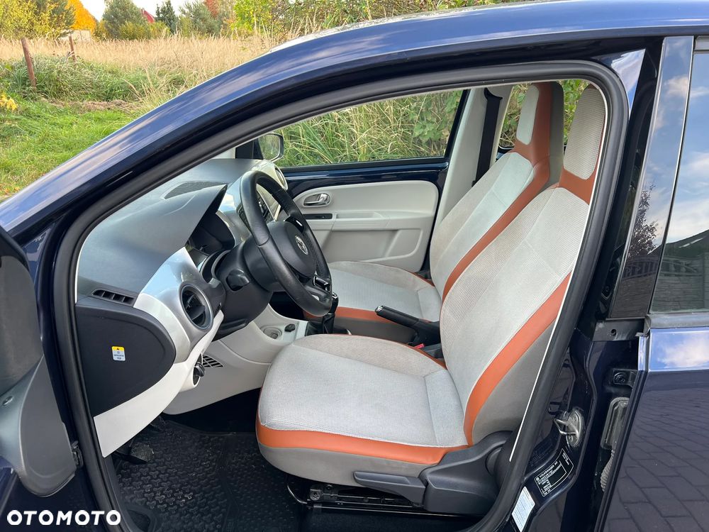 Volkswagen up! 1.0 high - 10