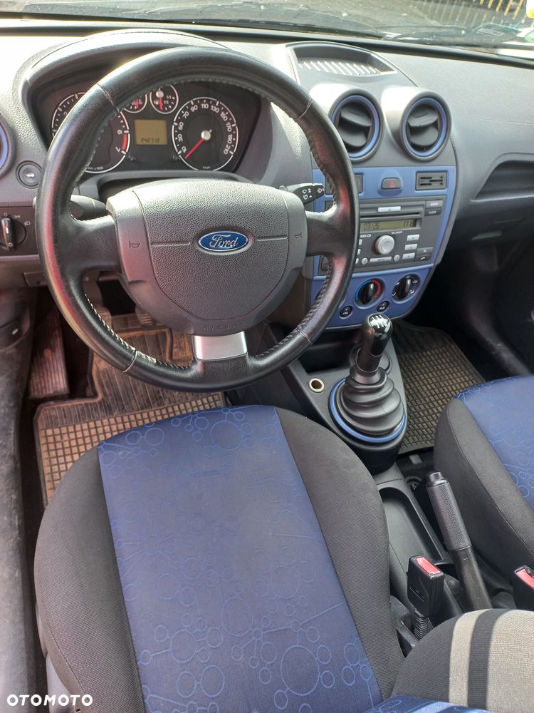 Ford Fiesta - 2