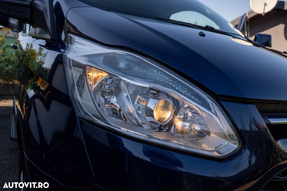 Ford Tourneo Custom 300 L2H1 VA Titanium - 17