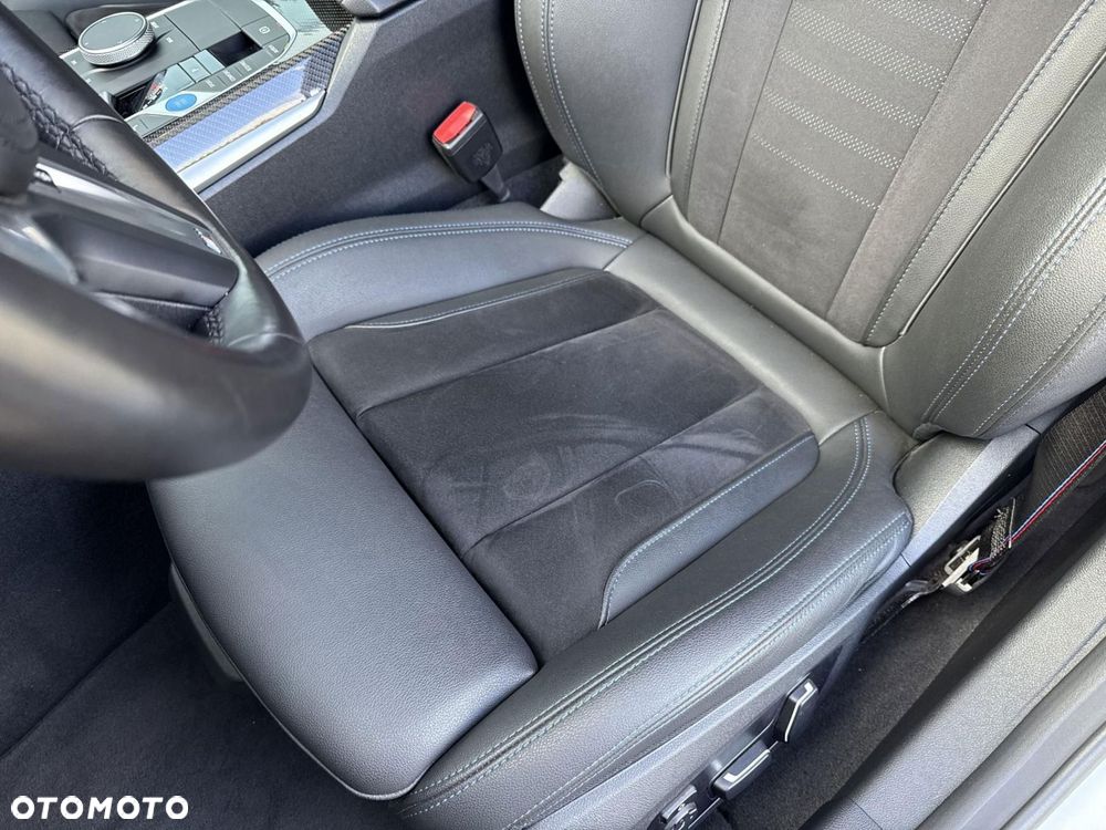 BMW i4 - 14
