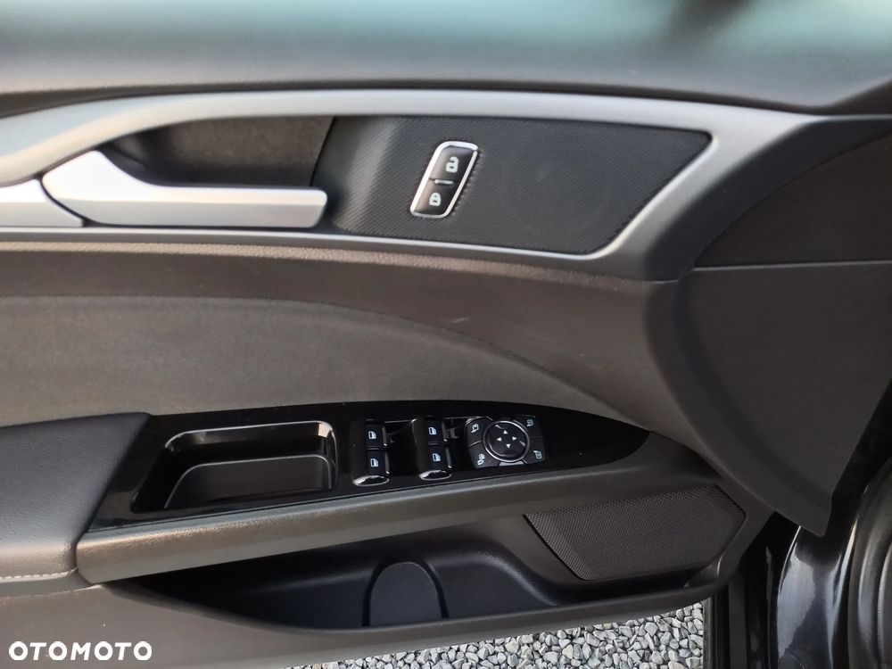 Ford Mondeo 2.0 TDCi Titanium PowerShift - 24