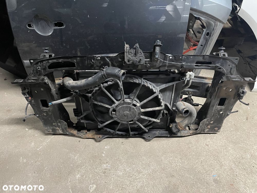 Pas przedni wzmocnienie belka chłodnice Hyundai Ix 20 1.4 Benzyna