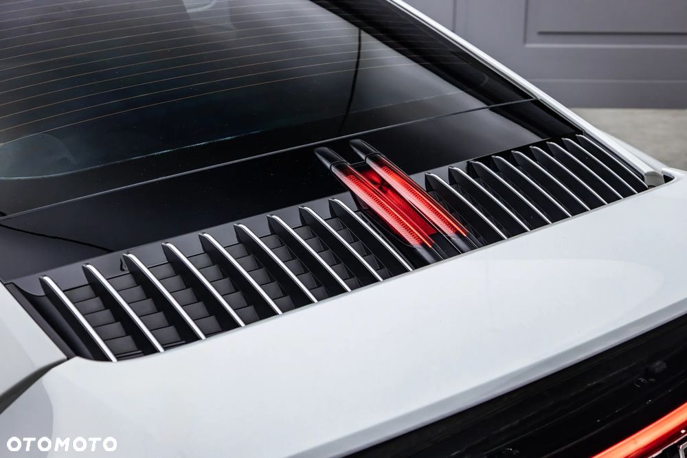 Porsche 911 Carrera 4 PDK - 38