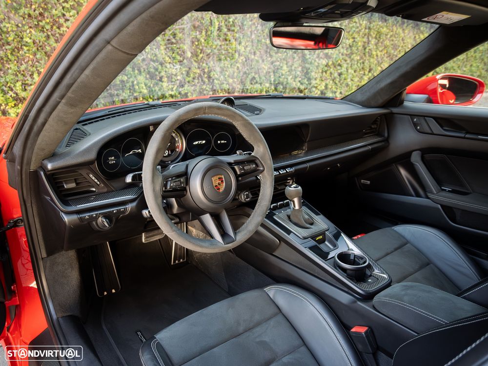 Porsche 911 (992) GT3 PDK - 32