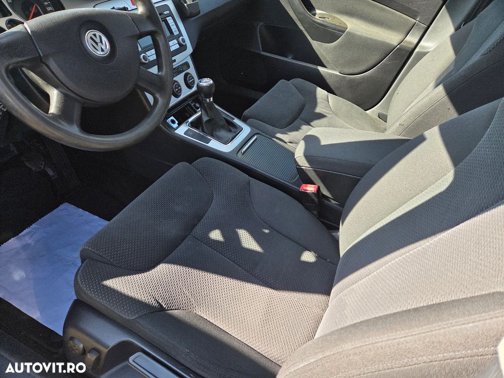 Volkswagen Passat 1.9 TDI Comfortline - 5