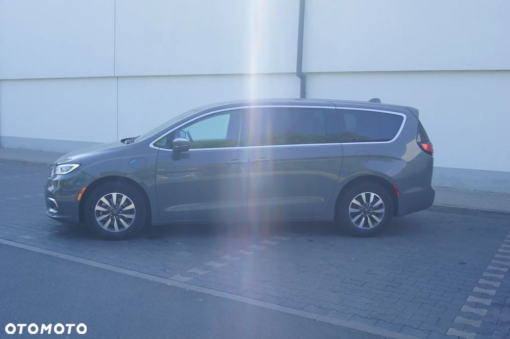 Chrysler Pacifica - 22