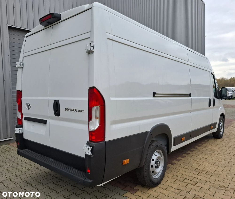 Toyota Proace Max - 8