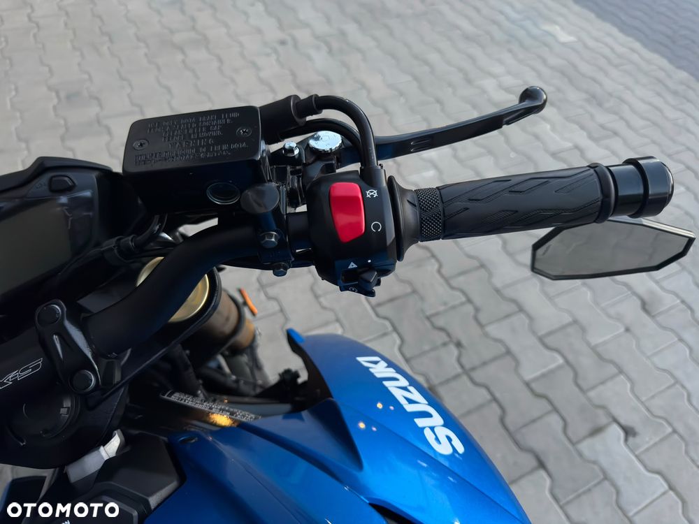 Suzuki GSX - 18