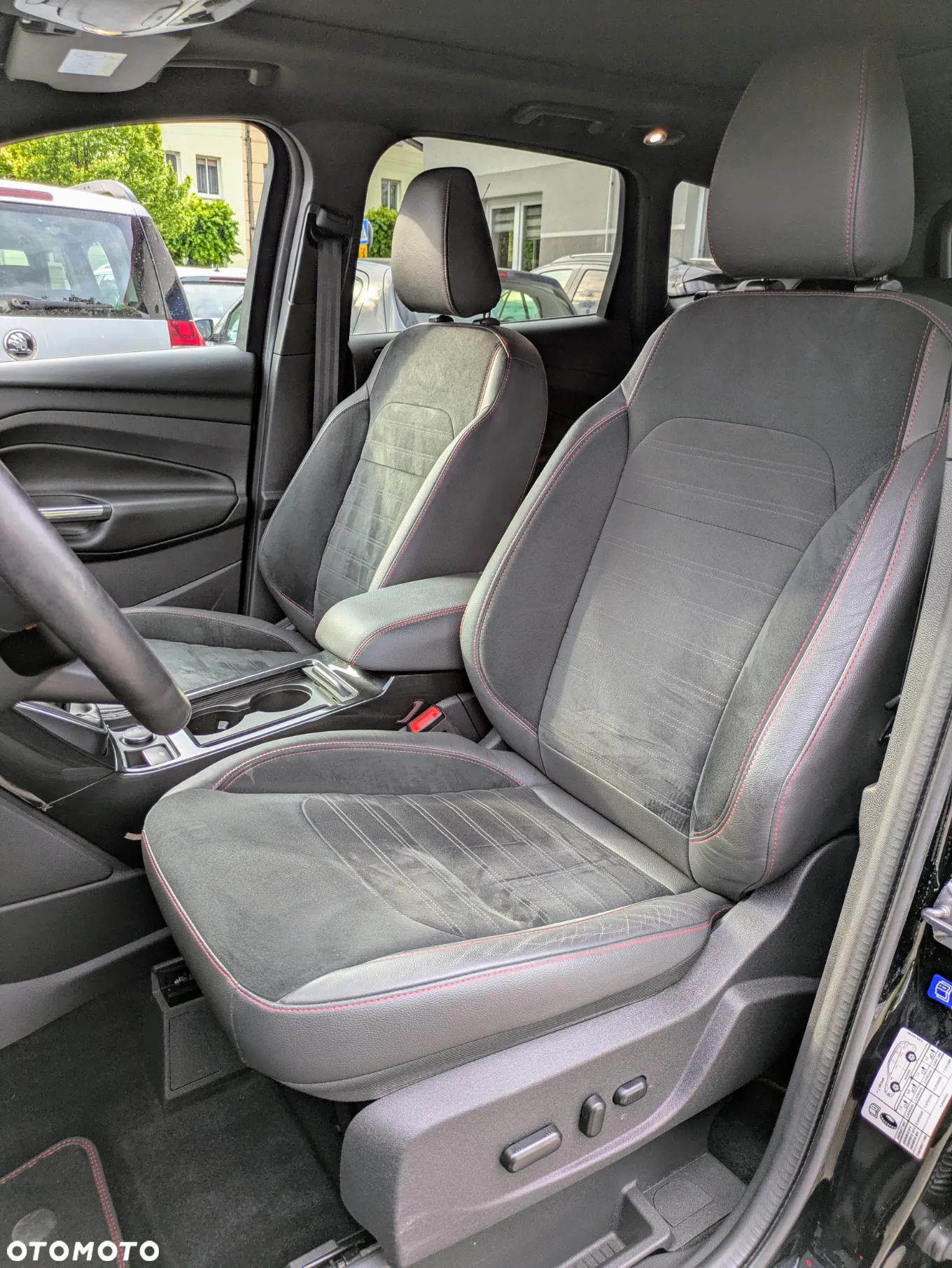 Ford Kuga 1.5 EcoBoost 2x4 ST-Line - 18