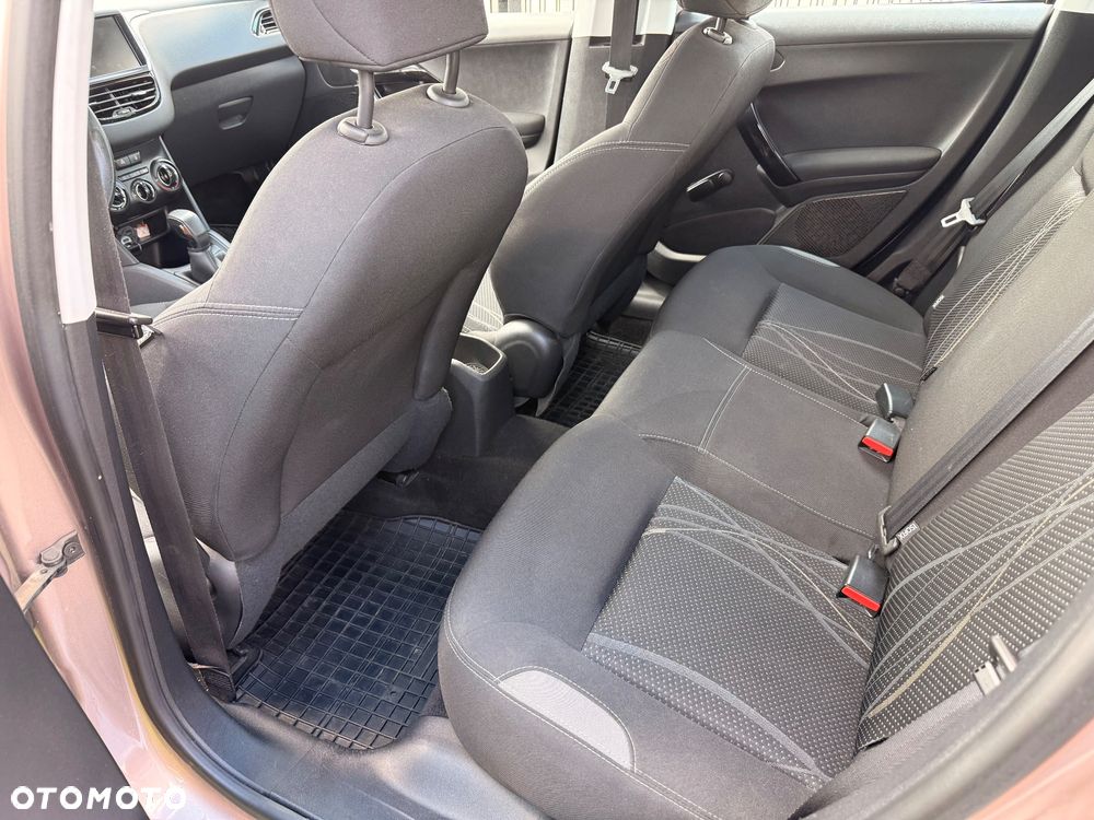 Peugeot 208 1.2 PureTech Style - 11