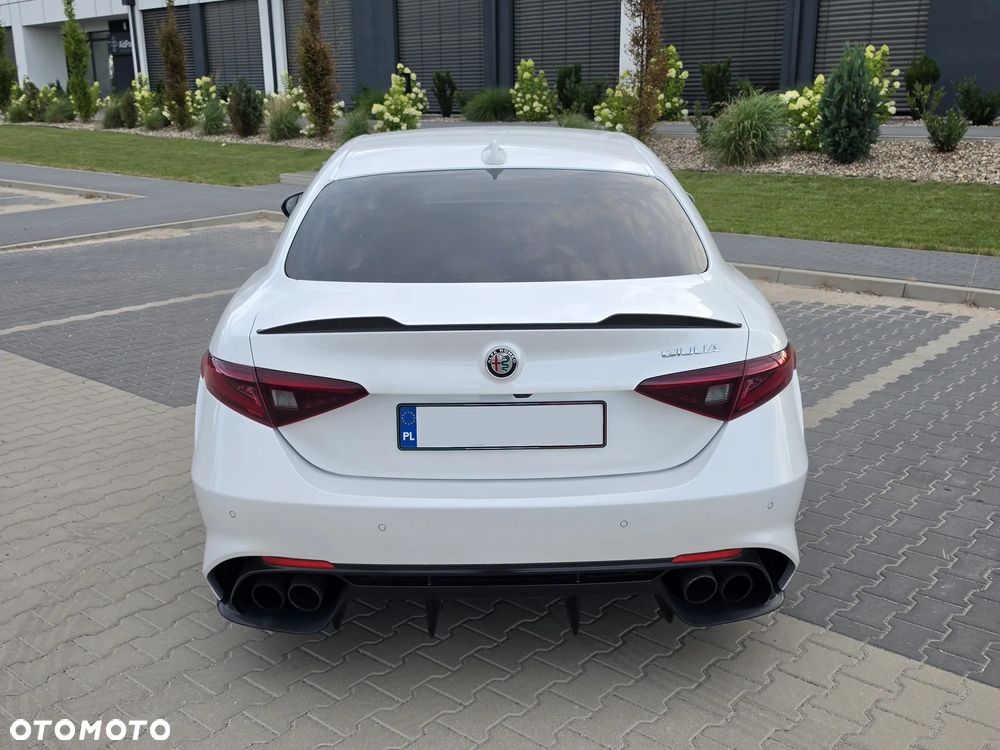 Alfa Romeo Giulia 2.9 V6 Bi-Turbo AT8 Quadrifoglio - 5