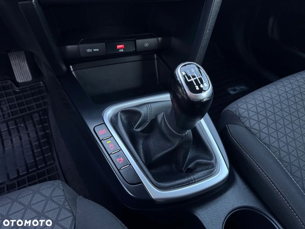 Kia Ceed 1.6 CRDi mHEV M - 20