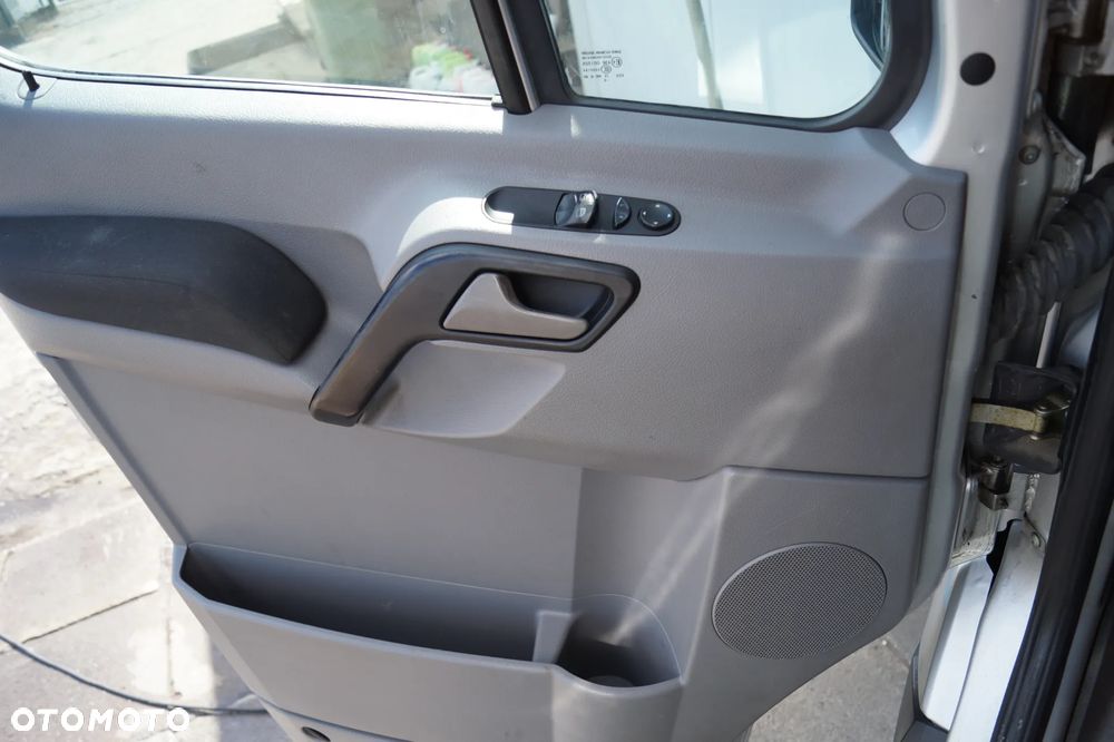 Volkswagen Crafter - 17