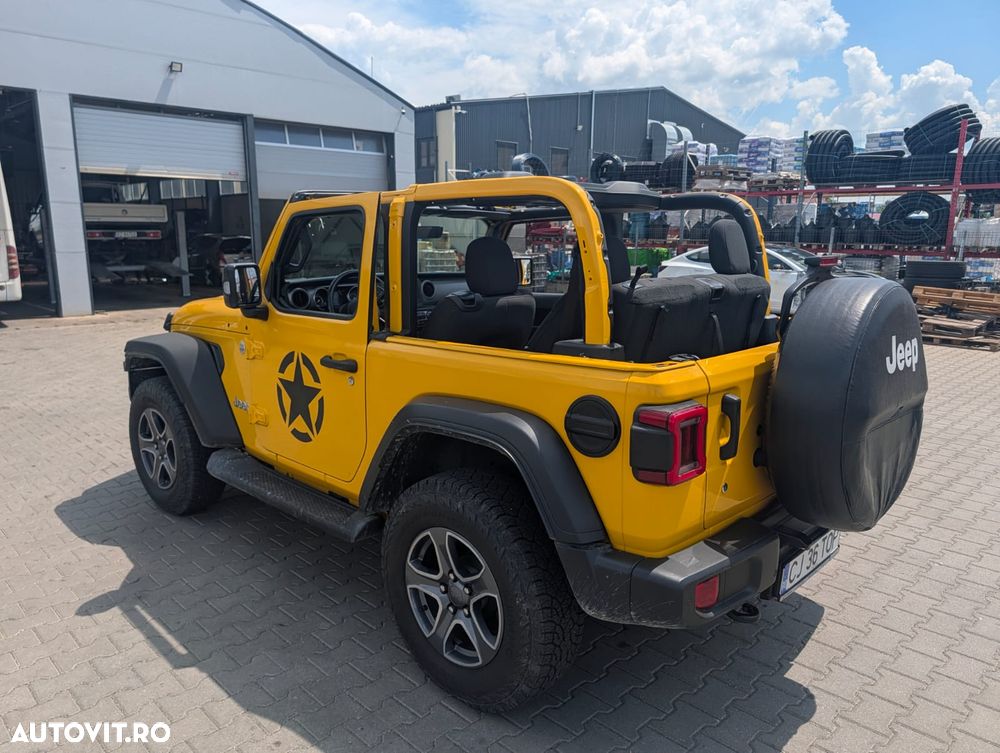 Jeep Wrangler - 11