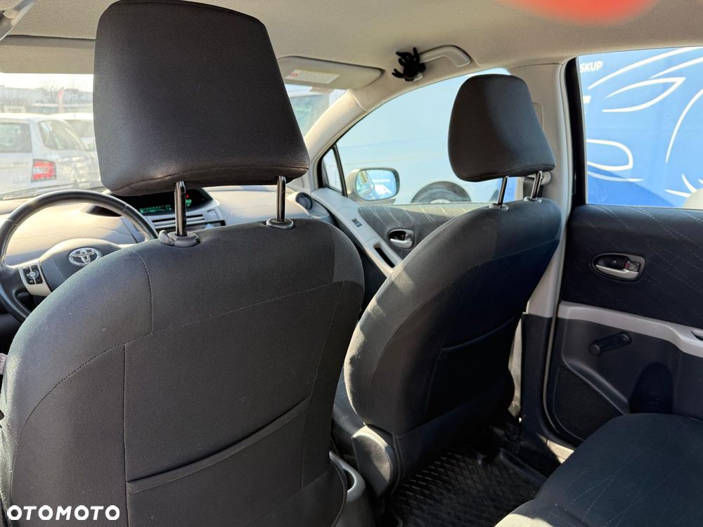Toyota Yaris 1.3 Luna - 12