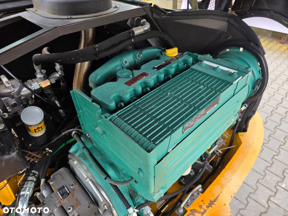 Volvo L30B-ZX, 2013 ROK, ŁYŻKA OTWIERANA + WIDŁY - 21