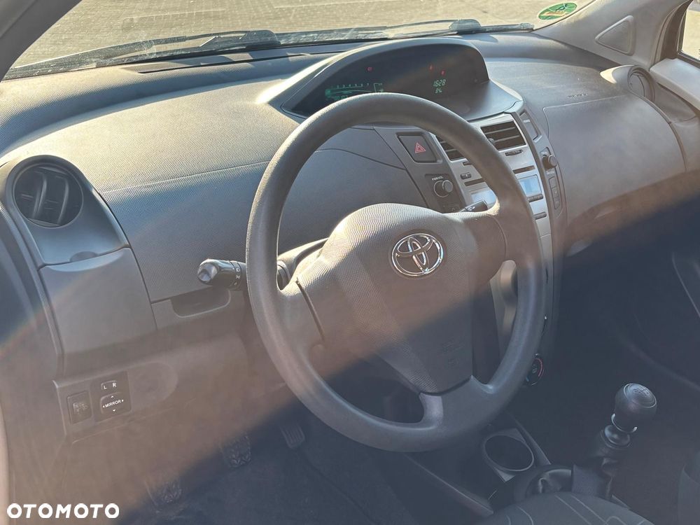 Toyota Yaris 1.33 Sol - 40