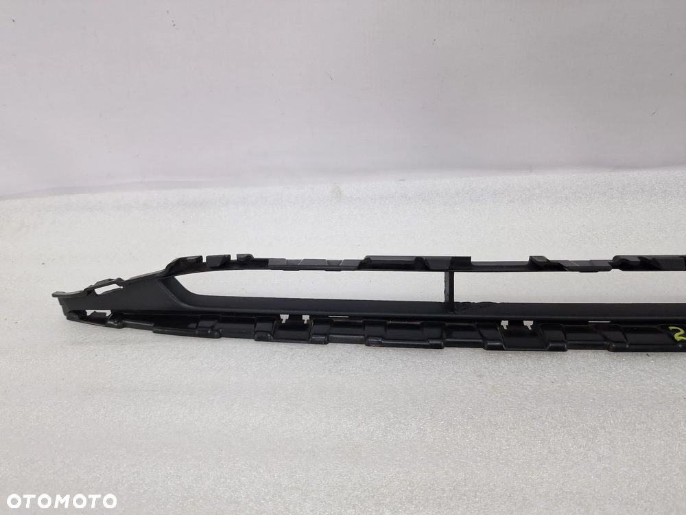 AUDI A3 8V3 8V S-LINE KRATKA ŚRODKOWA ZDERZAKA PRZEDNIEGO PRZÓD , NR 8V3807647 , NR AUKCJI KR221 - 3