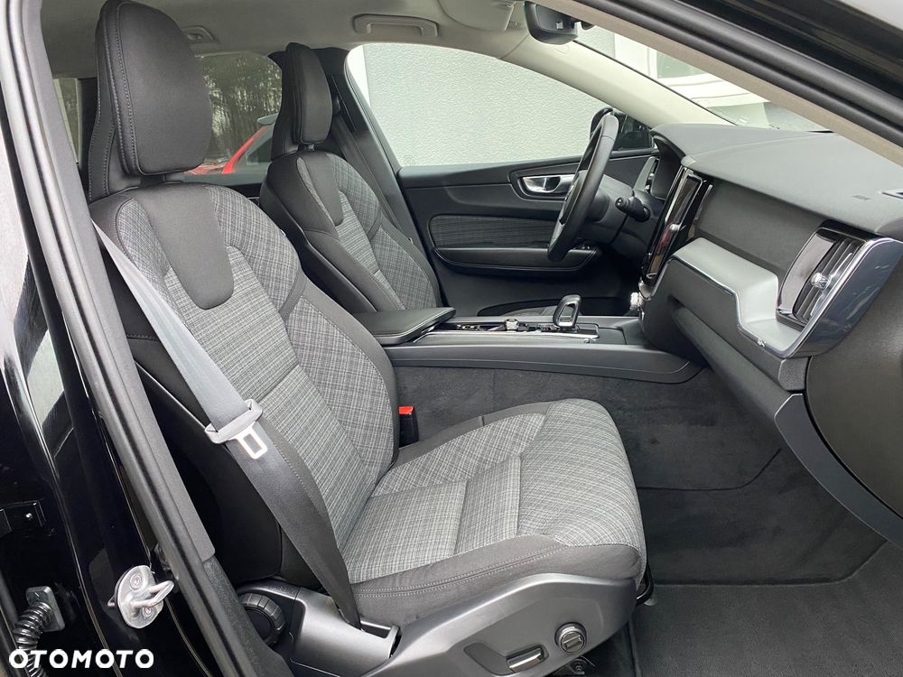 Volvo XC 60 B4 D Core - 27