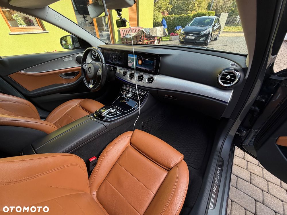 Mercedes-Benz Klasa E 220 d Business Edition 9G-TRONIC - 13