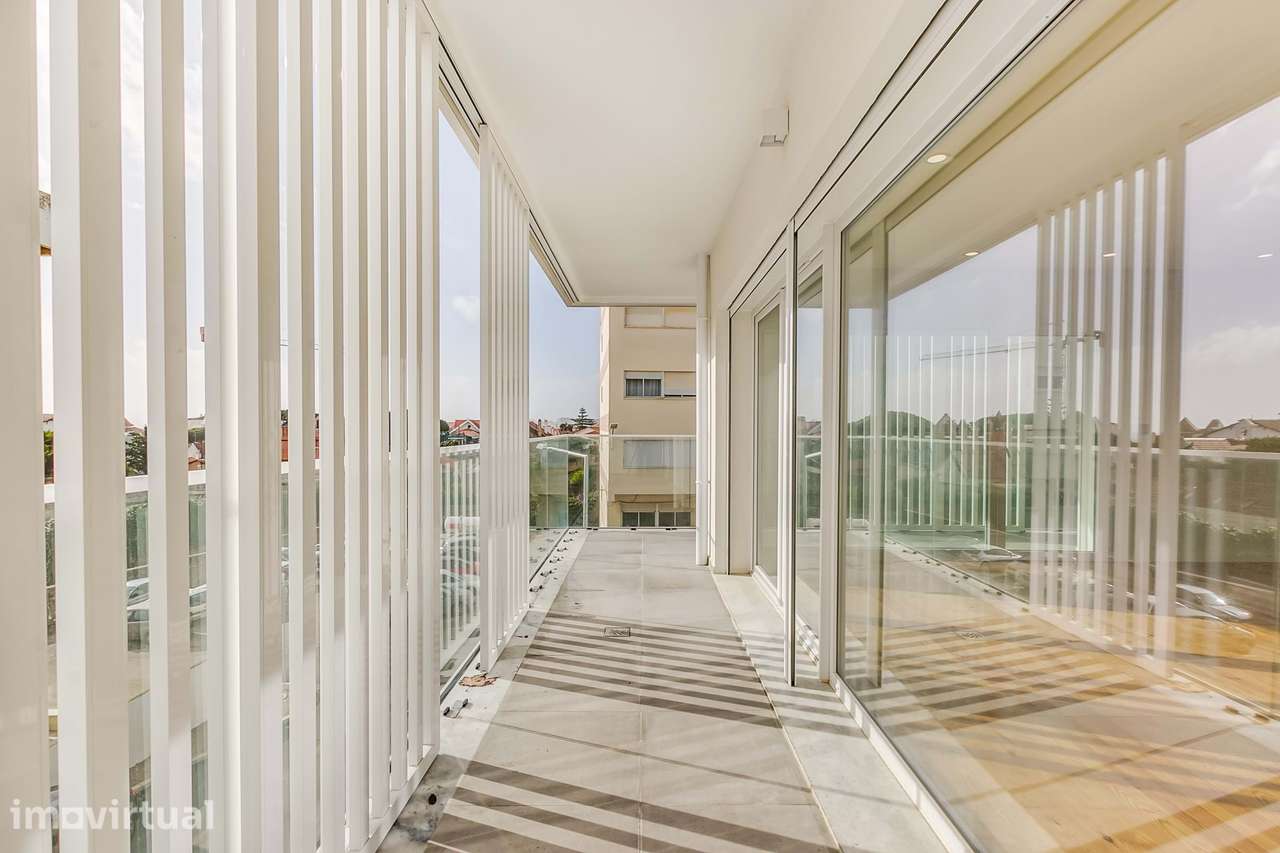 Para Venda | Apartamento T4 | São João Estoril - Grande imagem: 2/48