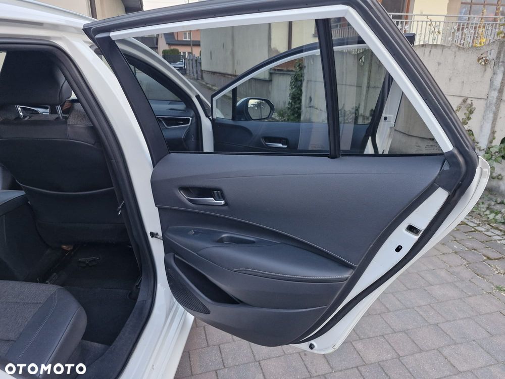 Toyota Corolla 1.8 Hybrid Comfort - 16