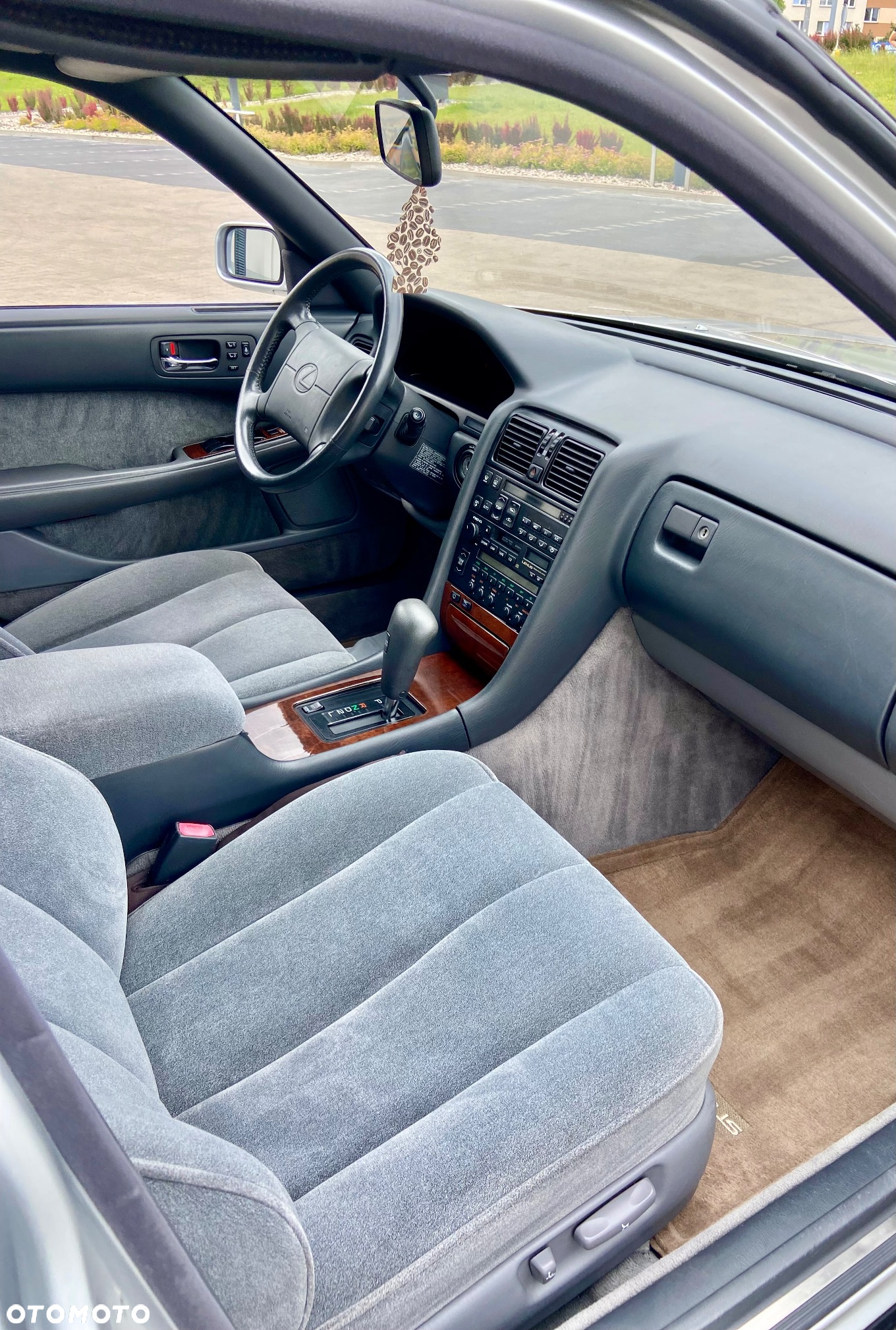 Lexus LS 400 - 16