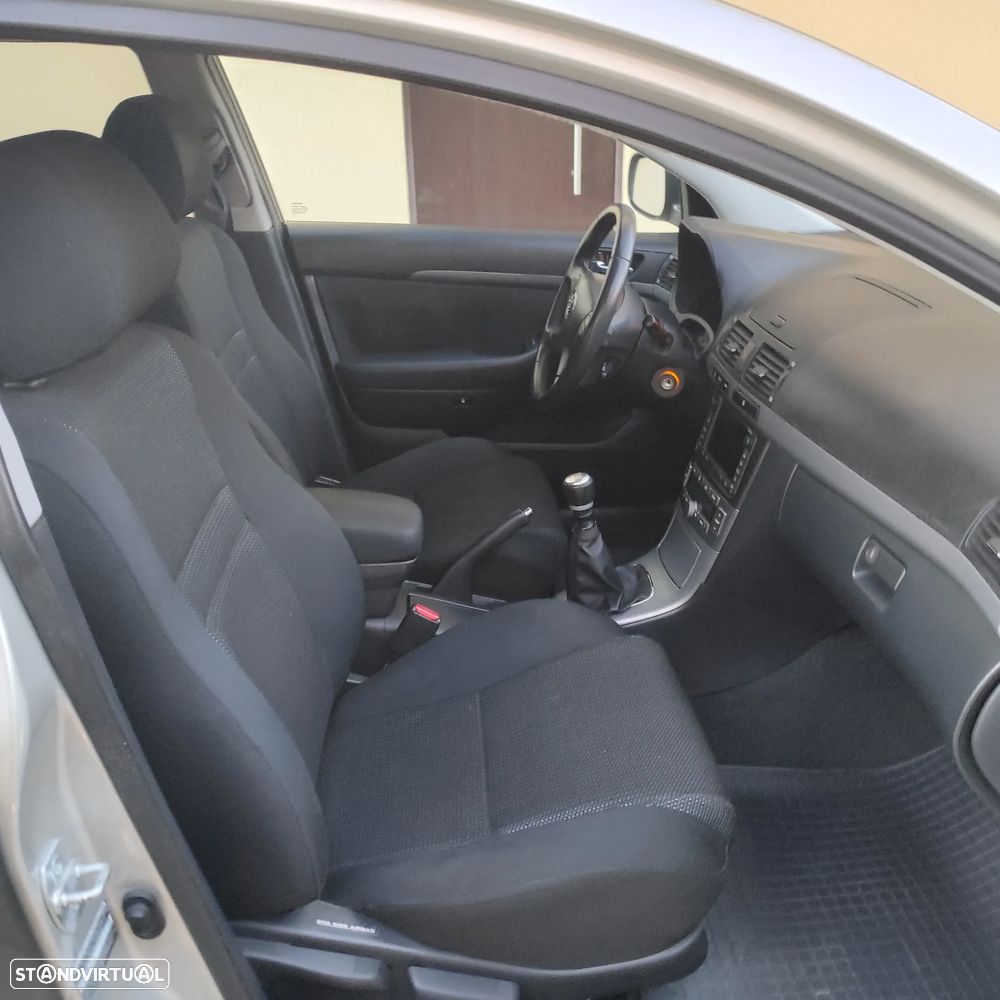 Toyota Avensis SW 2.0 D-4D Sol+GPS - 22