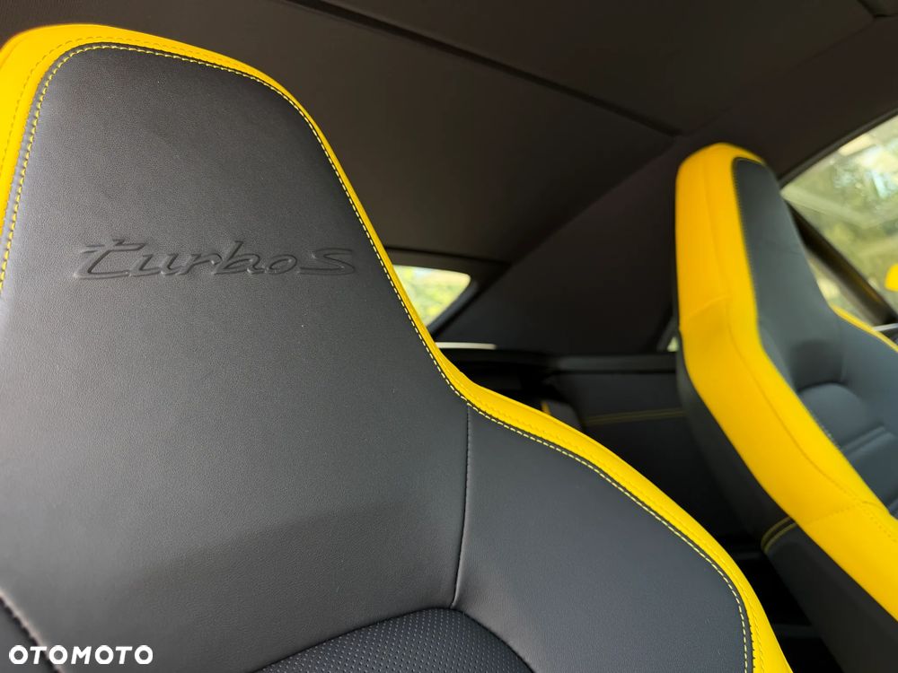 Porsche 911 Carrera Turbo S - 35