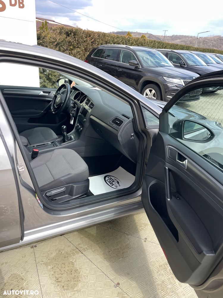 Volkswagen Golf 1.2 TSI BMT Comfortline - 23