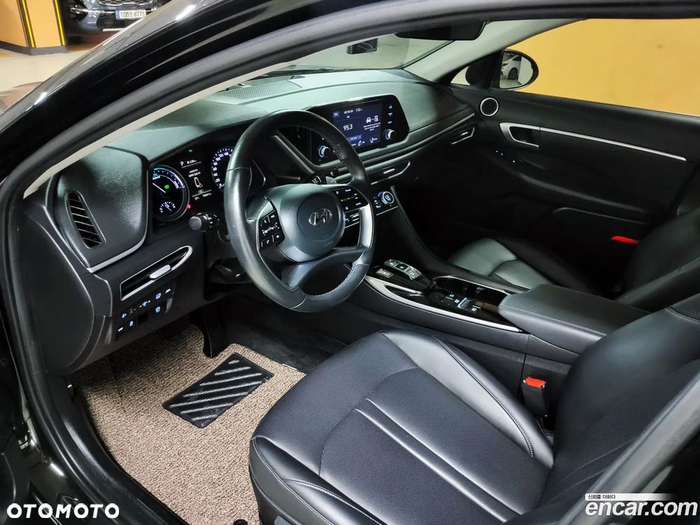 Hyundai Sonata - 8