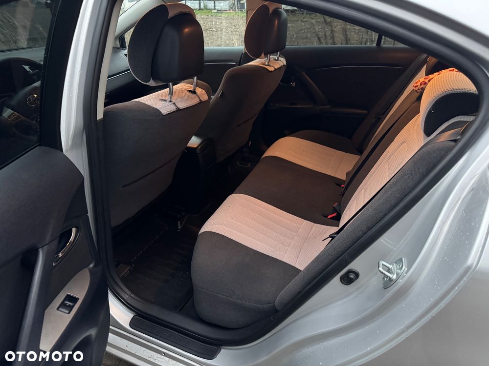Toyota Avensis 2.0 D-4D - 9