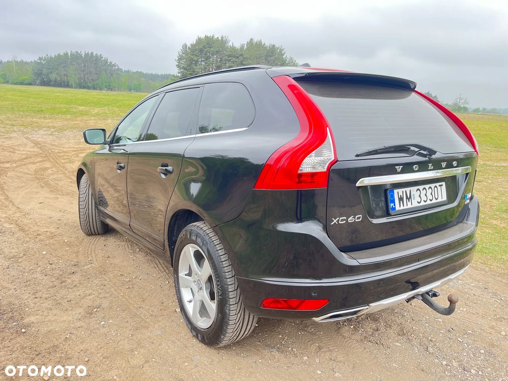 Volvo XC 60 D5 AWD Momentum - 4