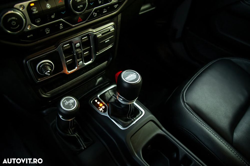 Jeep Gladiator 3.0L V6 AT8 4x4 264 CP Overland - 18