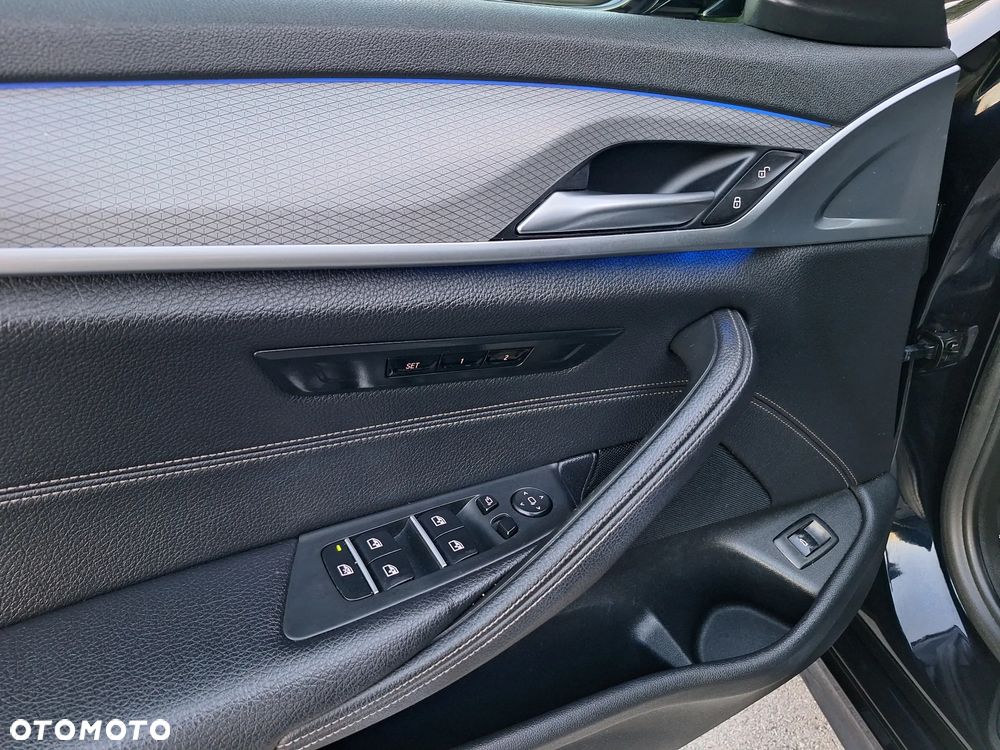 BMW Seria 5 520d M Sport Edition - 15