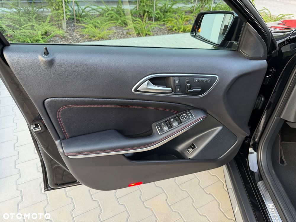 Mercedes-Benz GLA 250 4Matic 7G-DCT AMG Line - 21
