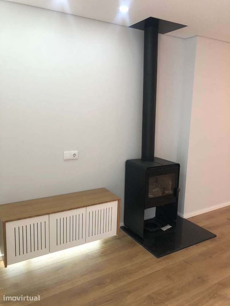 Apartamento T2 c/ terraço e churrasqueira no Centro de Braga. - Grande imagem: 3/25