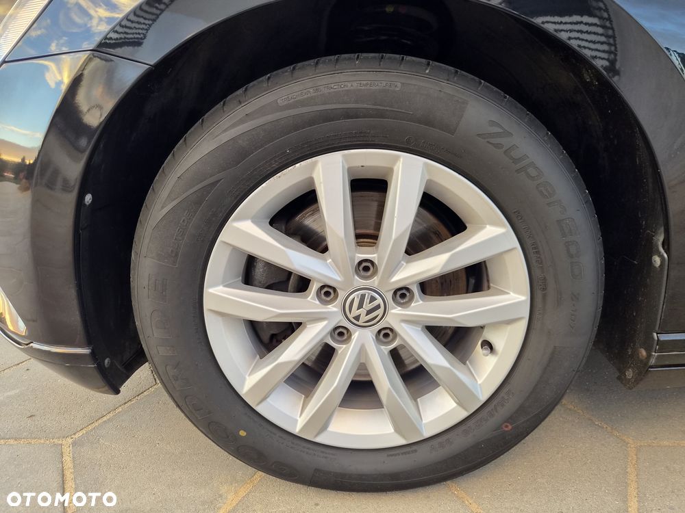 Volkswagen Passat Variant 1.6 TDI SCR DSG Business - 22