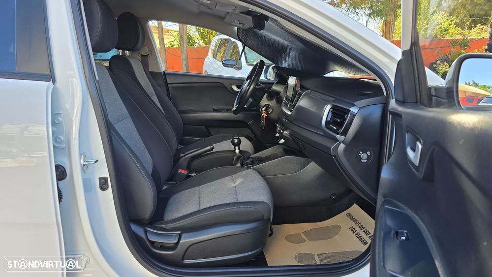 Kia Stonic 1.2 MPi Dynamic - 17