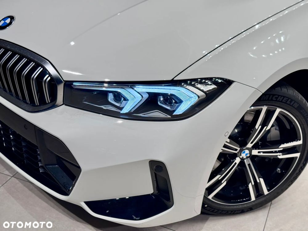BMW Seria 3 330i xDrive M Sport - 5