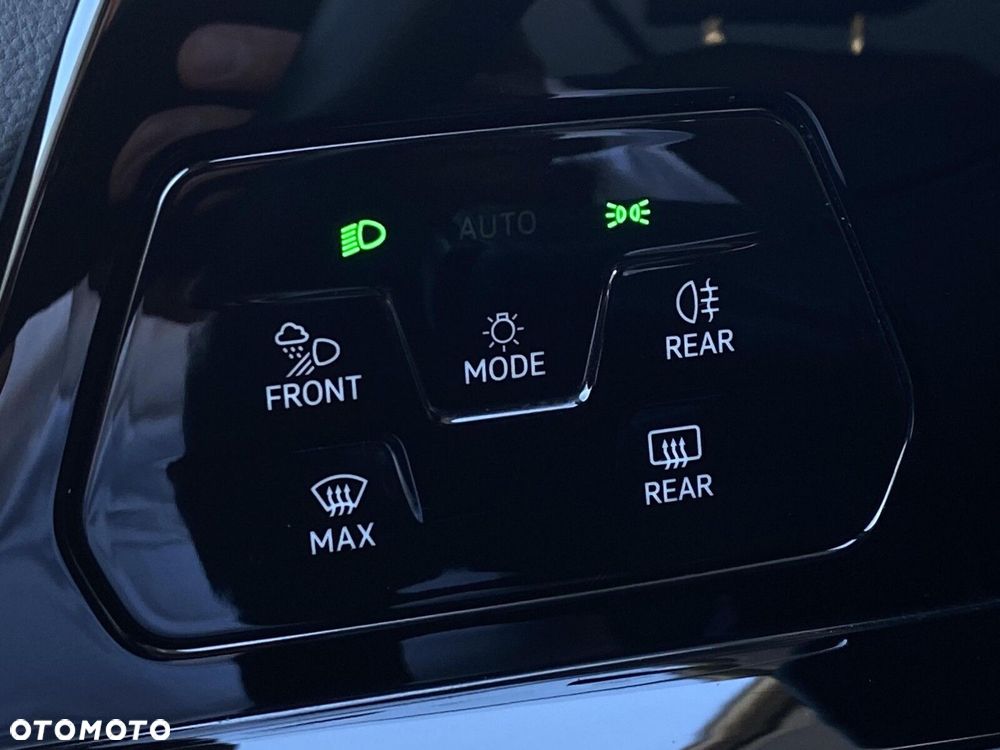 Volkswagen Golf - 26