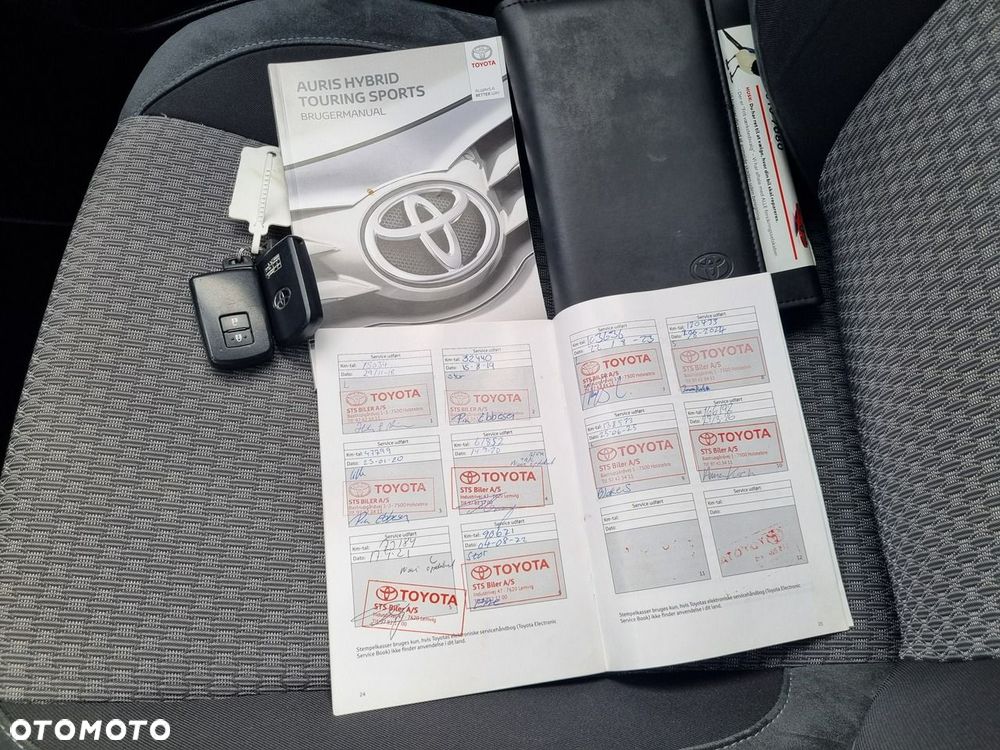 Toyota Auris Hybrid 135 Prestige - 21